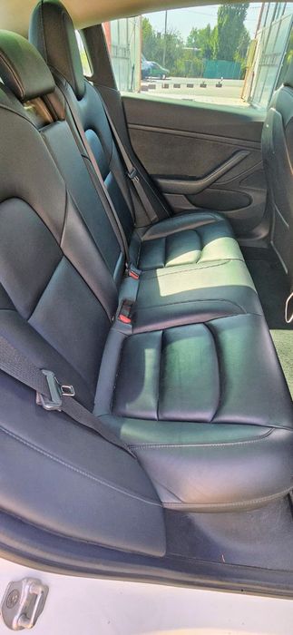 Продам автомобиль тесла 3