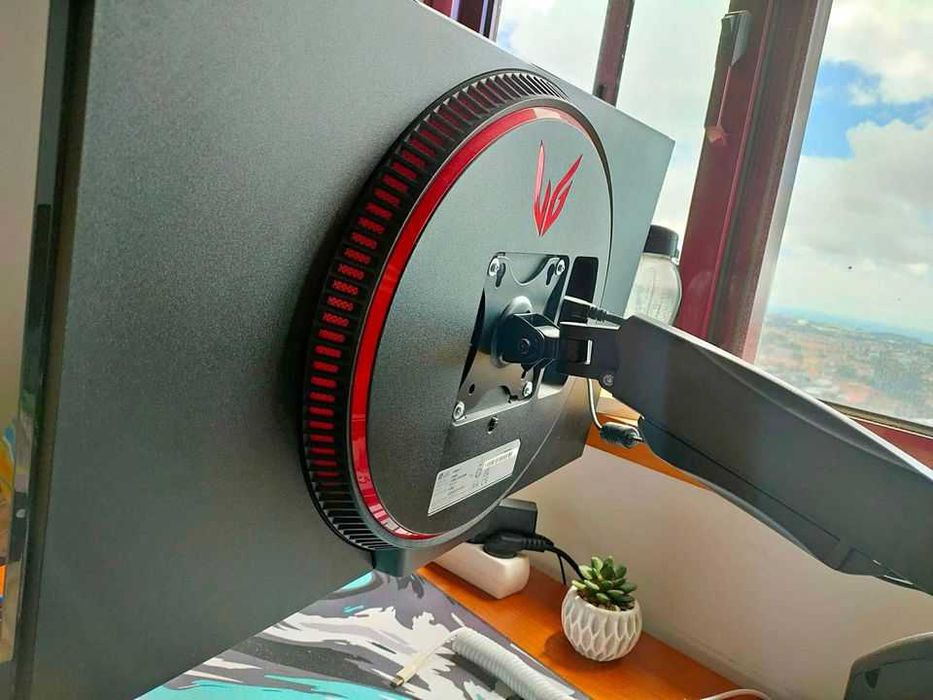 Monitor LG Ultragear 27" 144Hz IPS