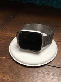 Zegrek Apple Watch Series 4 44mm Aluminium bransoleta mediolańska