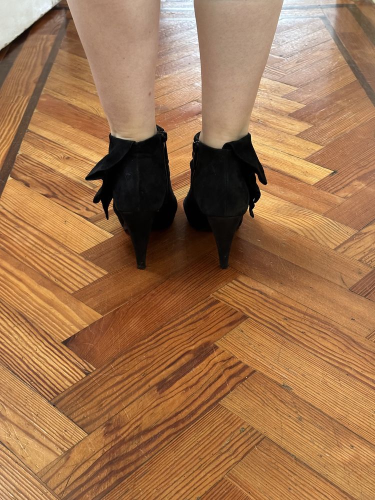 Botins Zara camurça com pouco uso