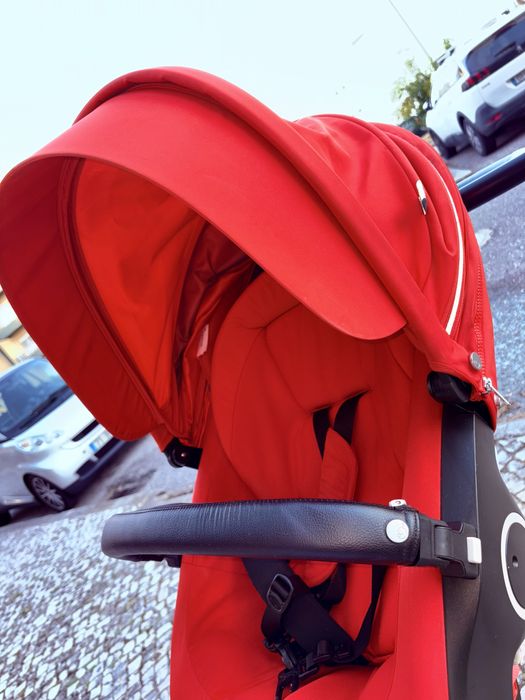 Vendo carrinho stoke com ovinho cybex junto