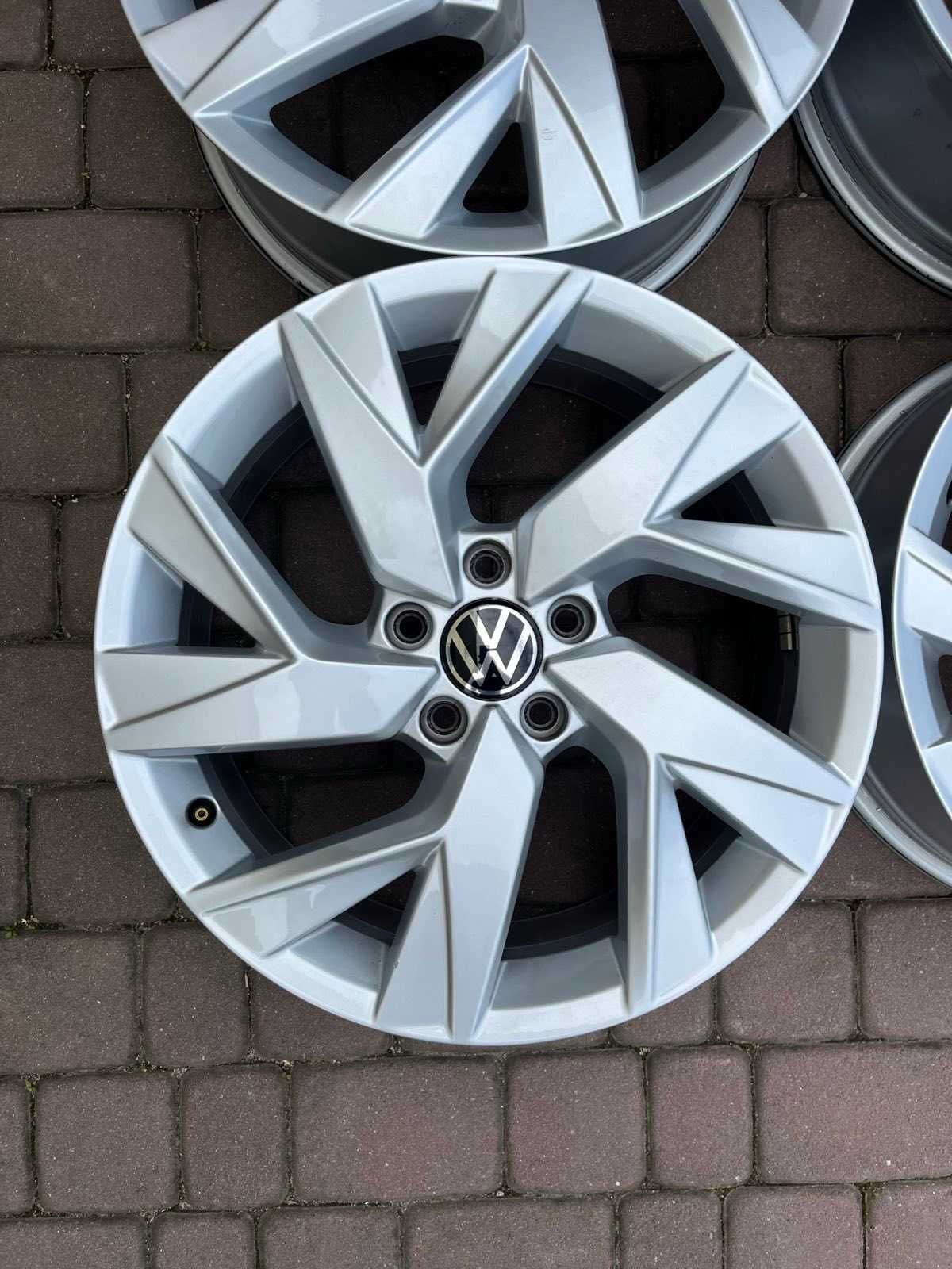 Oryginalne alufelgi Vw 5x112 18 cali Tiguan Passat Arteon