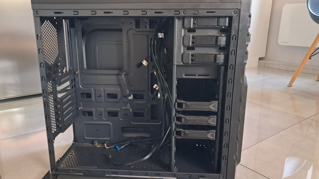 Silentium Pc Gladius X60 Pure Black USB 3.2 Gamingowa duża solidna