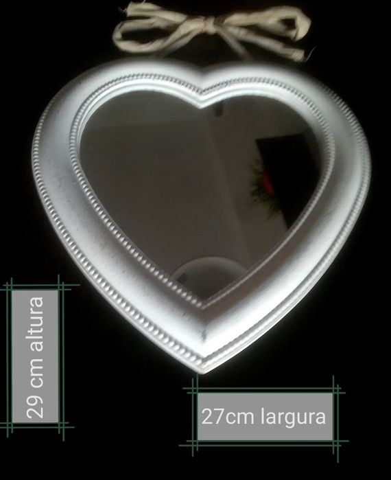 Espelhos decorativos em madeira lacada