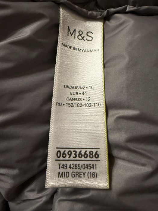 Продам стьобаний жилет marks&spencer з натур.пухом