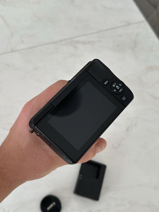 Фотоапарат Canon EOS M10 15-45mm.