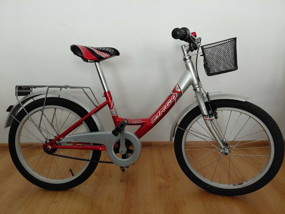 rower miejski z koszem na zakupy