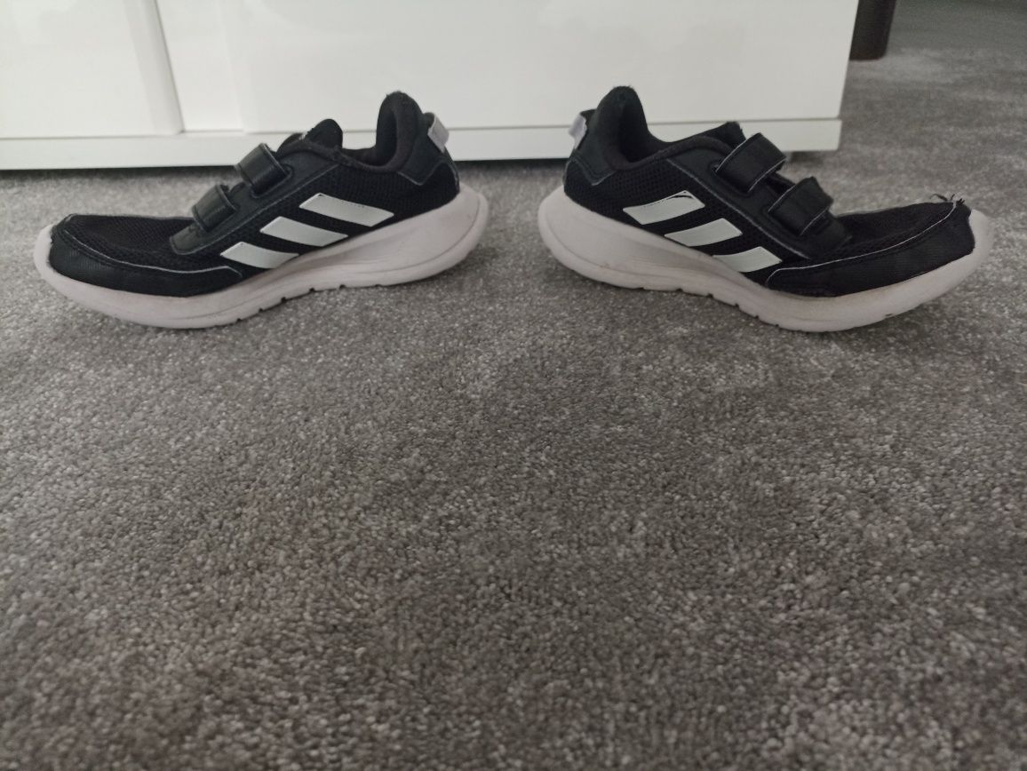 Buty Adidas na rzepy. Rozmiar 33. Wkładka 21 cm.