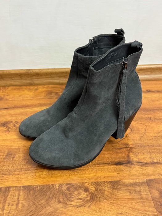 Botki wysokim obcasie zamszowe skórzane buty jesienne zimowe Dunnes 42