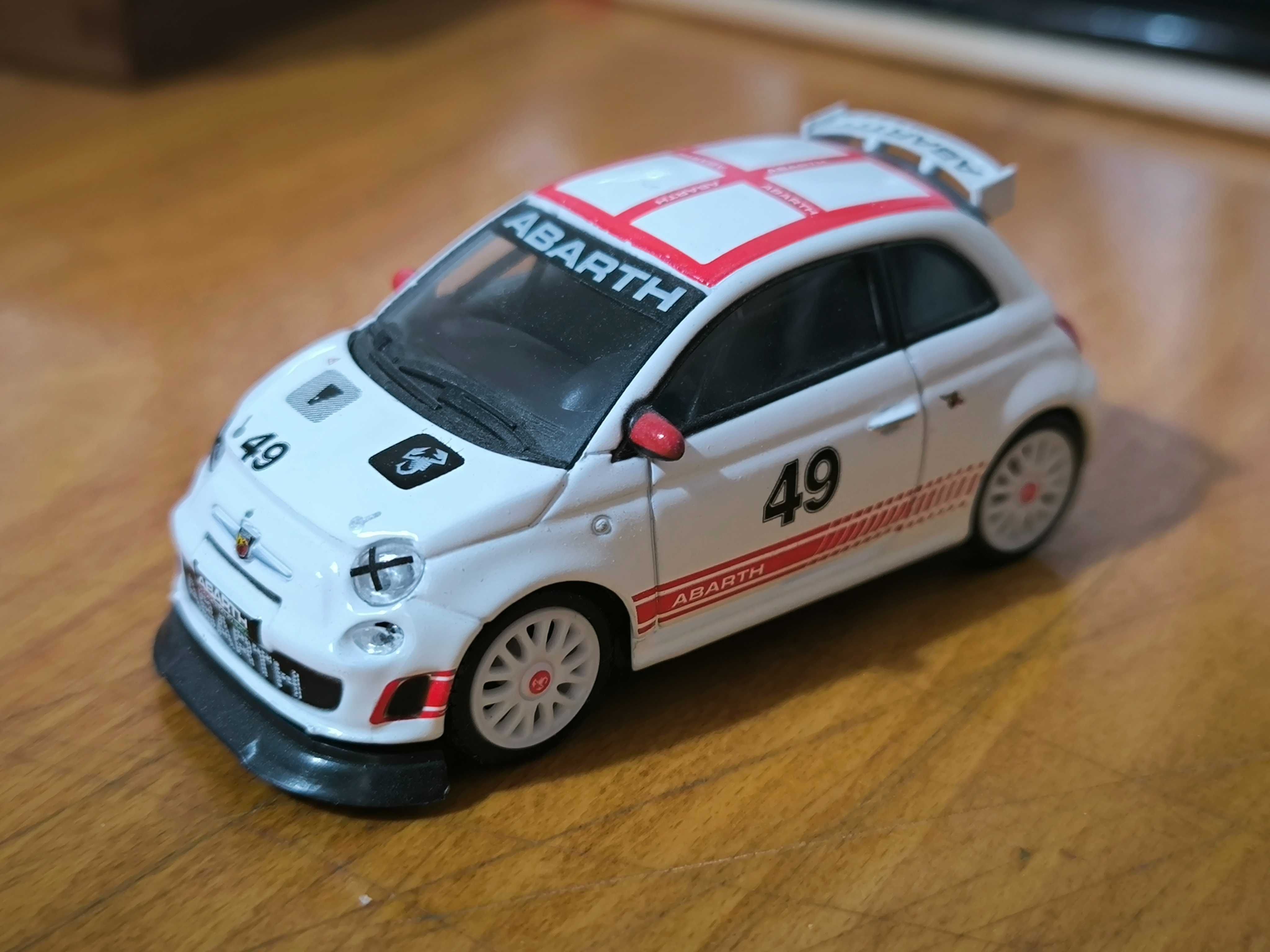 Corgi chavrolet Camaro e Burago Abarth 500 1/43