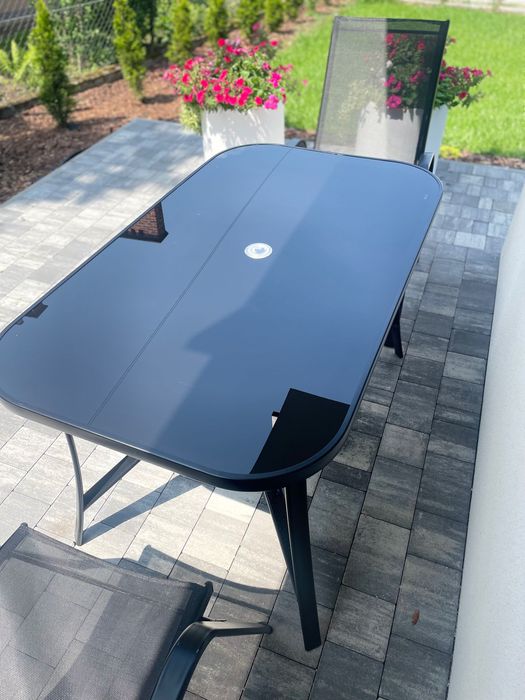 Stół ogrodowy + 6 krzeseł