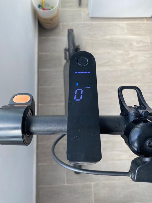 Xiaomi Mi Electric Scooter Essential Trotinete Elétrica / BOM ESTADO