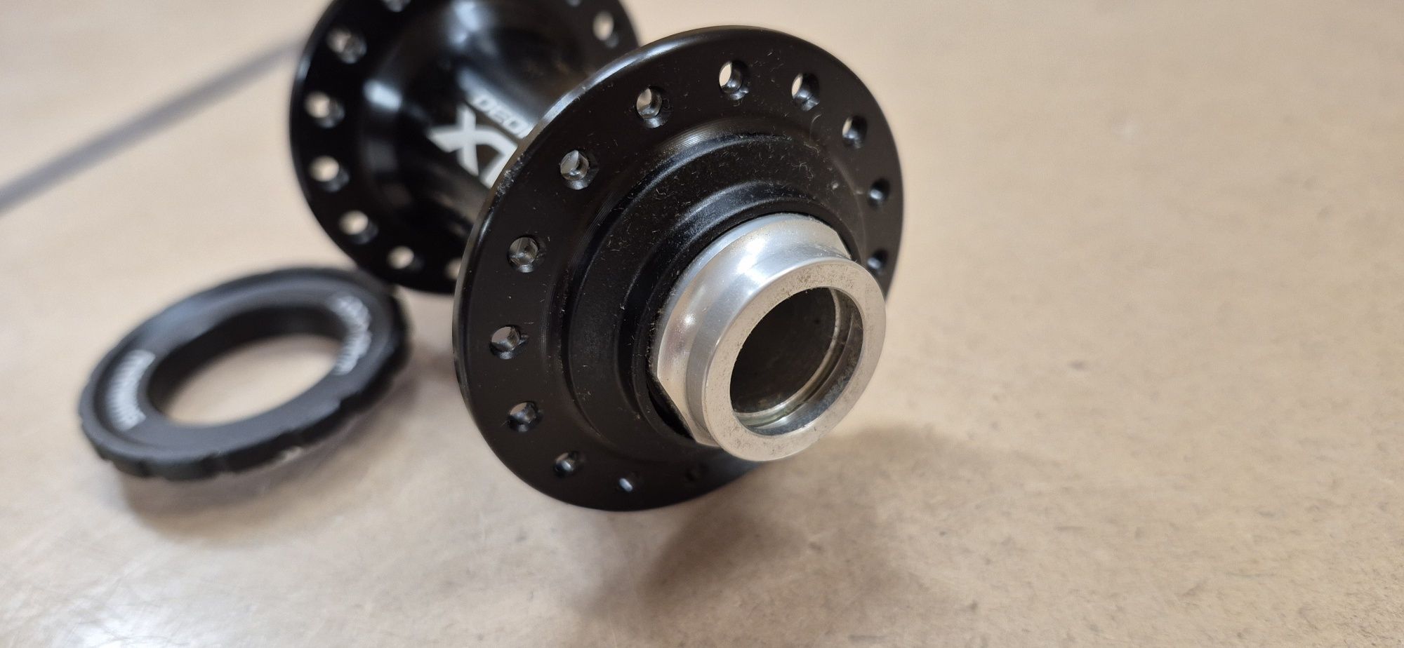 Nr1. Piasta Shimano Deore XT HB-M8010. Przednia.