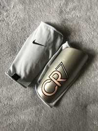 Футбольні щитки Nike Mercurial Lite