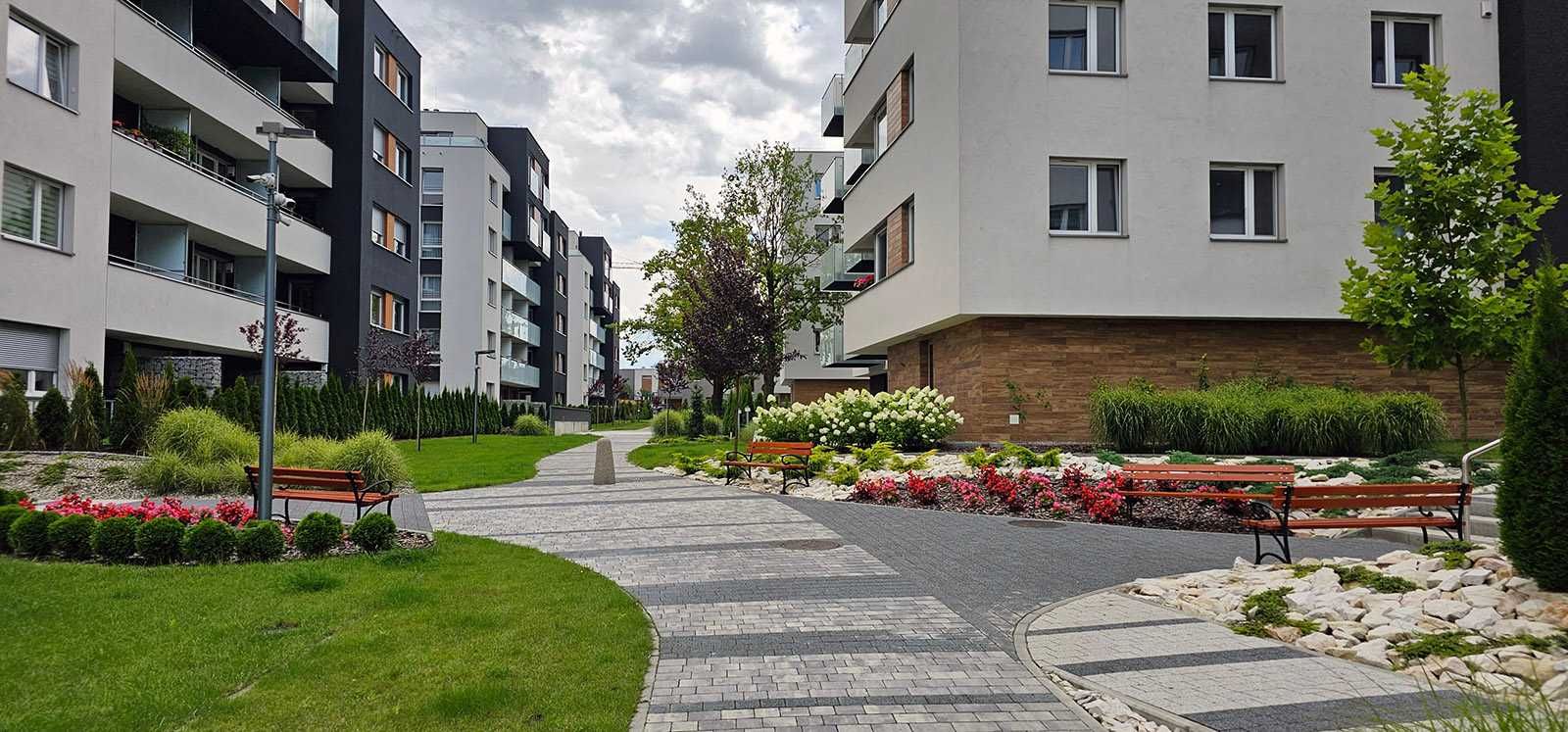 Sprzedam luksusowy apartament z wyposażeniem - Bażantowo