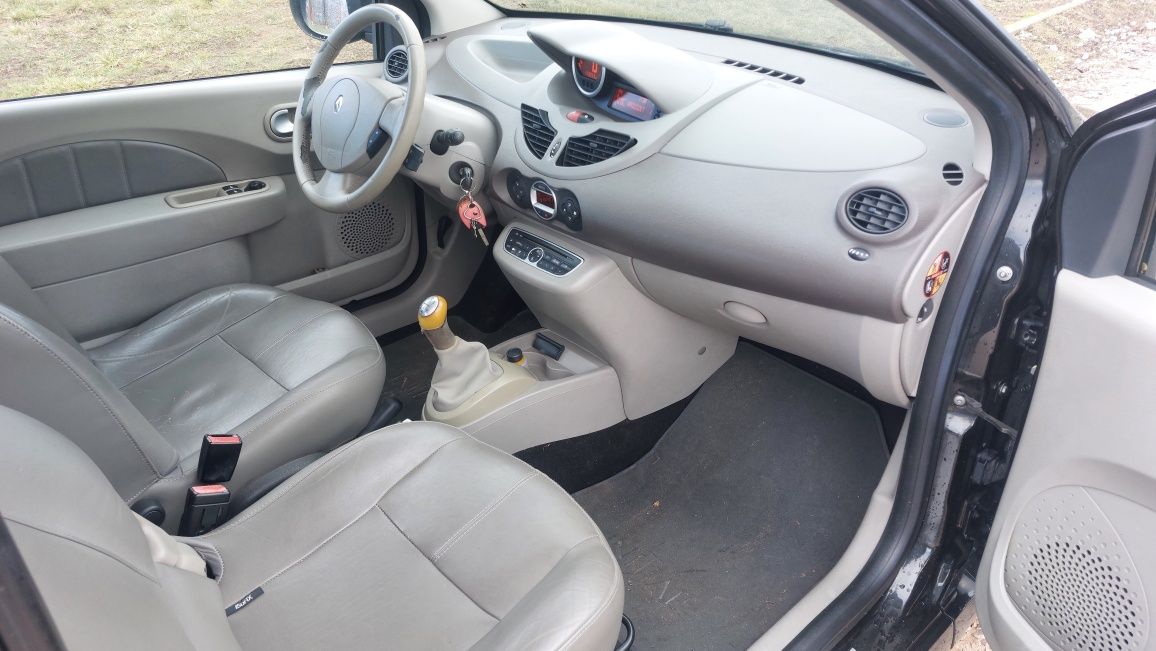 Renault twingo ll initiale paris skóra klima alufelgi