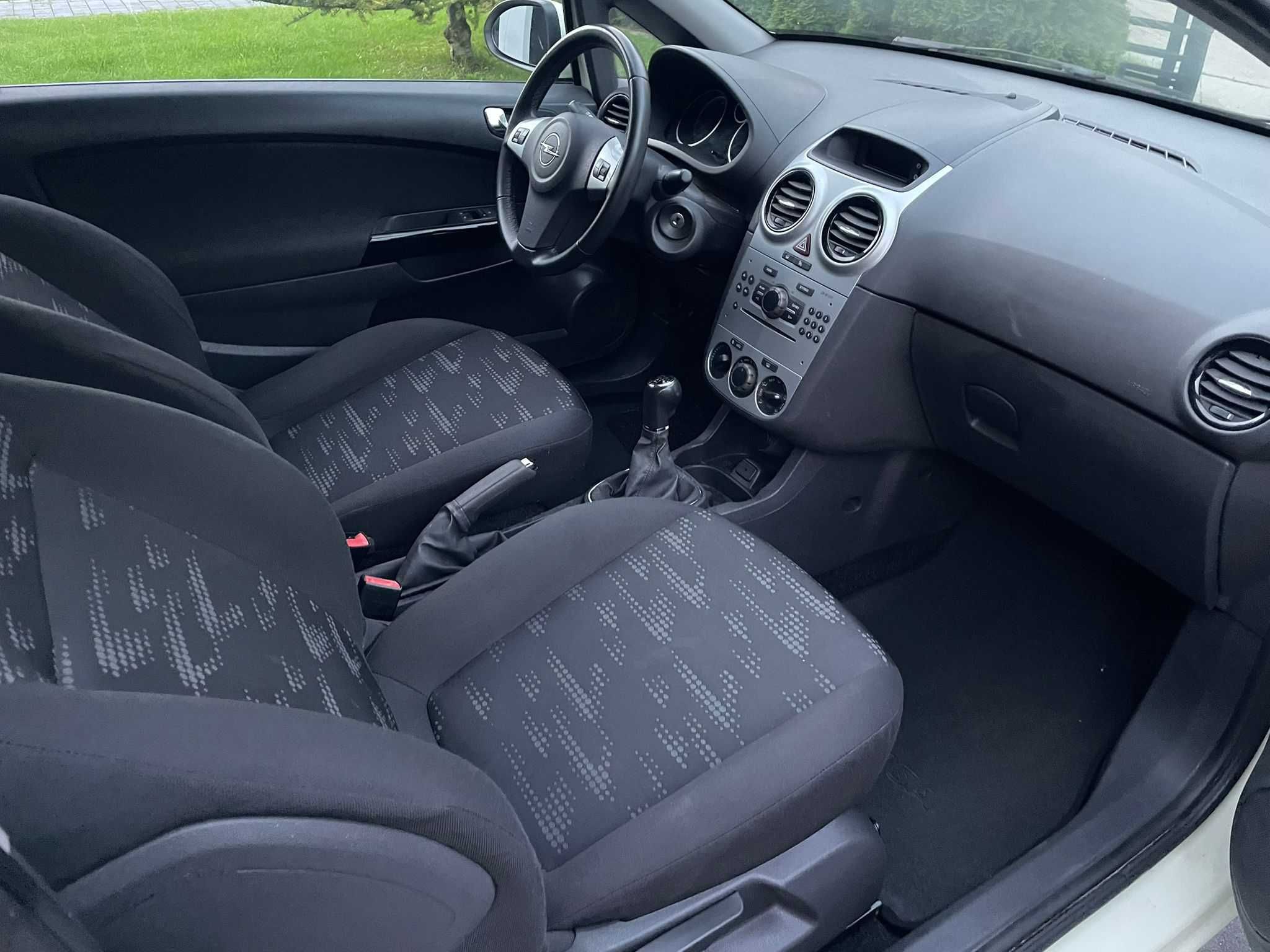 Opel Corsa D - 1.4b -Satelite -Po Lifcie -Klima -2 kpl.Kół -Rej.160 zł