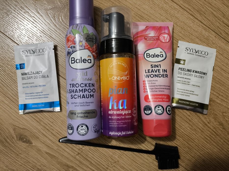 Zestaw kosmetyków do włosów Onlybio i Balea