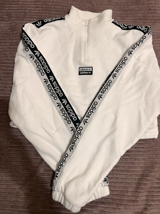Кофта адідас,коротка