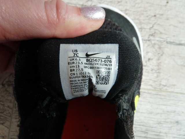 Nike Кроссовки Найк, р 23,5,  стелька 14,5 см, дегкие, в идеале, сетка