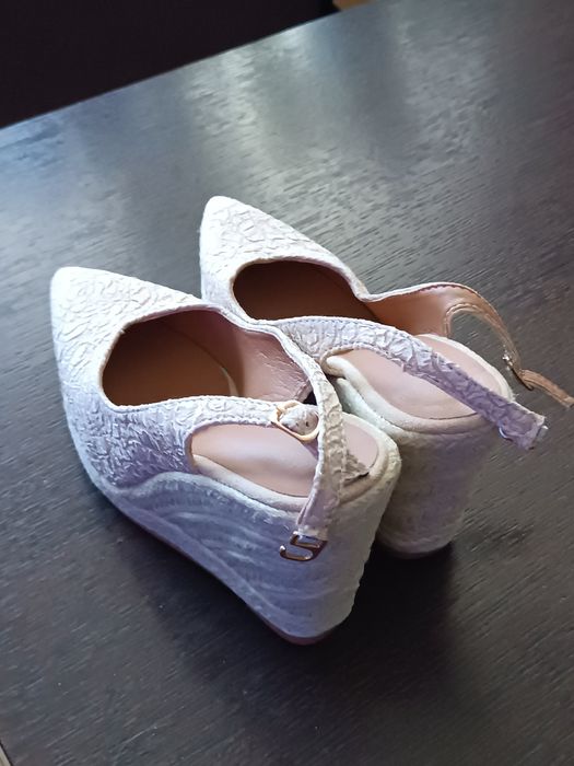 Buty damskie nowe nr 38