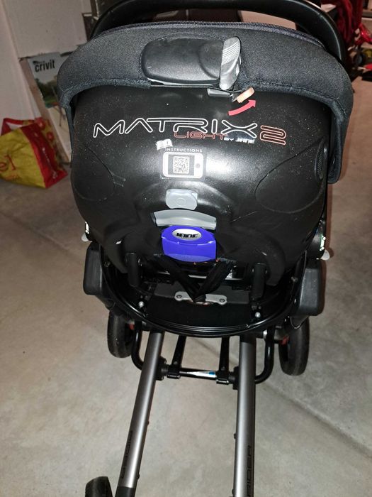 Carrinho de Bebé Jané Matrix Light 2 – 2 em 1 (Ovo + Alcofa) e Isofix