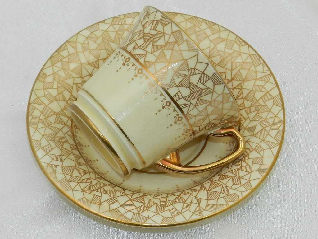 Filiżanka mokka złocona CROWN DEVON l. 30-50-te XX w.