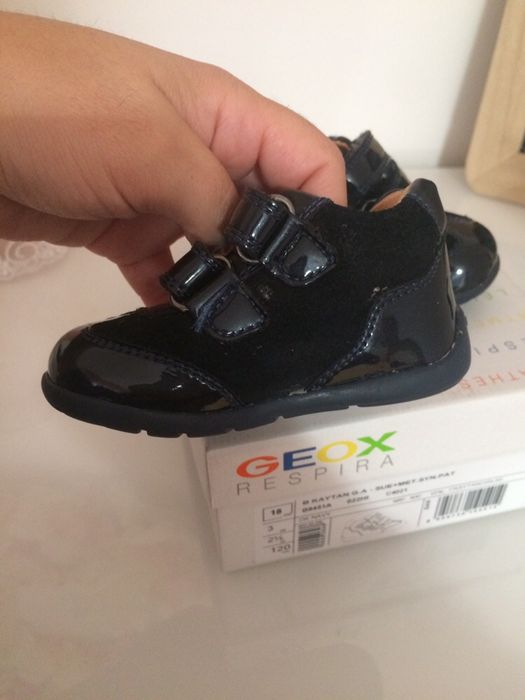 Botinha Geox tam 18