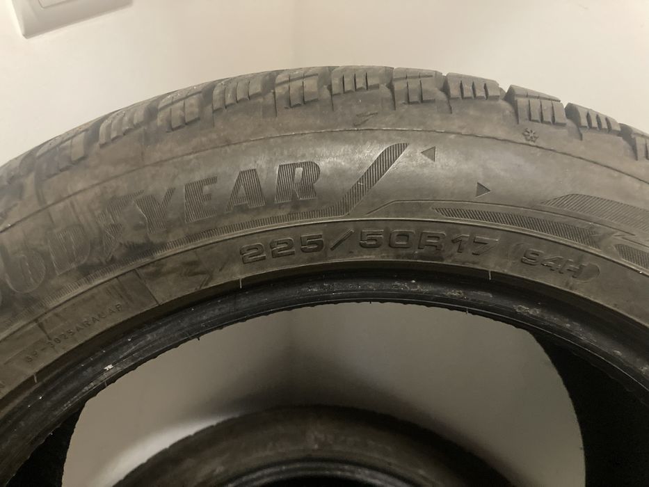 Goodyear ULTRAGRIP Performance3 225/50/17
