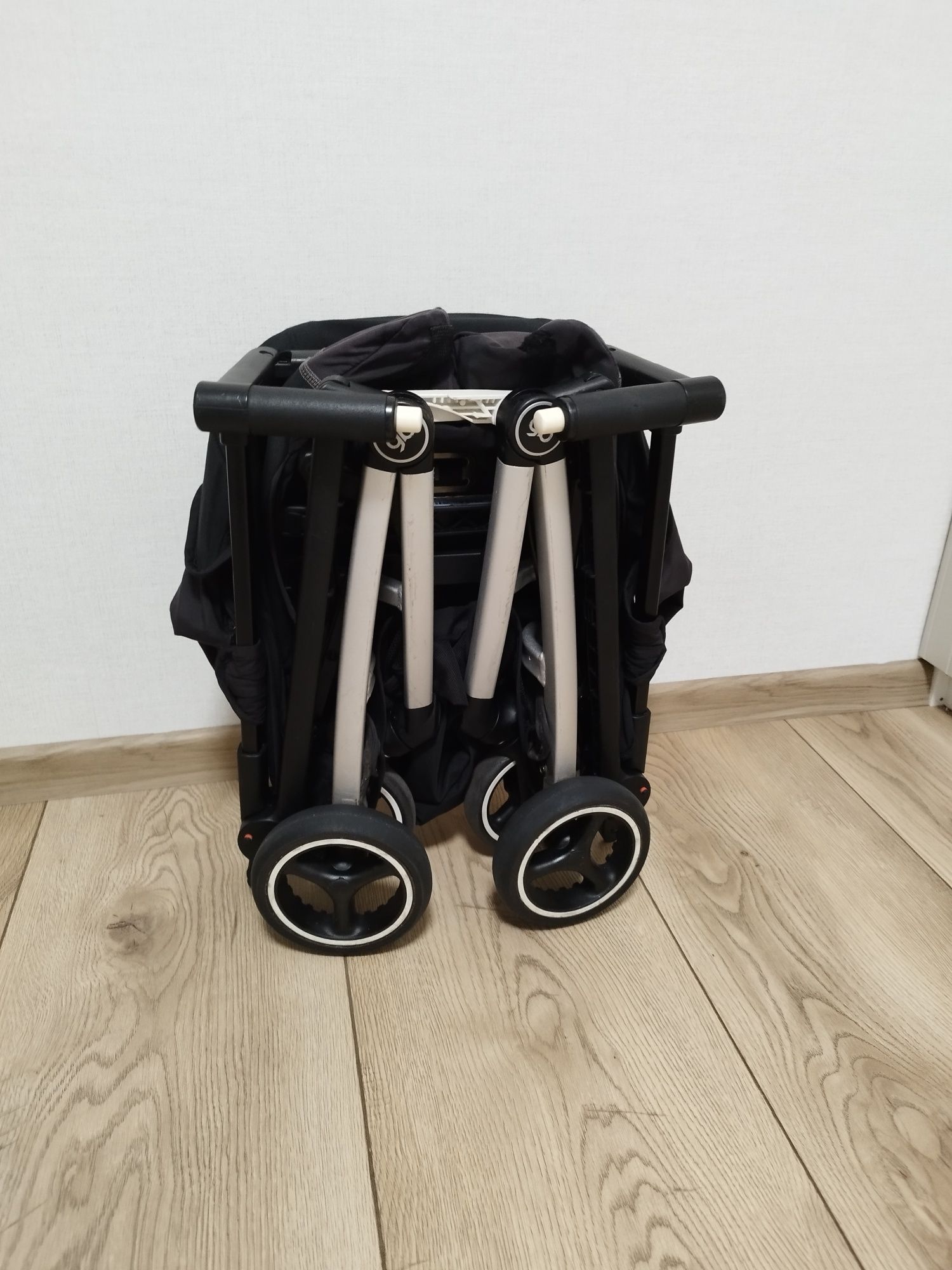 Wózek spacerowy GB Pockit + All City