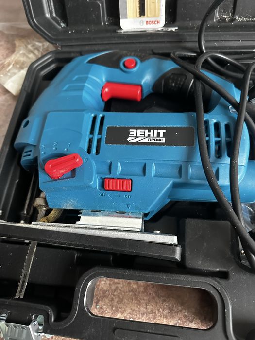 Електролобзік зеніт профі