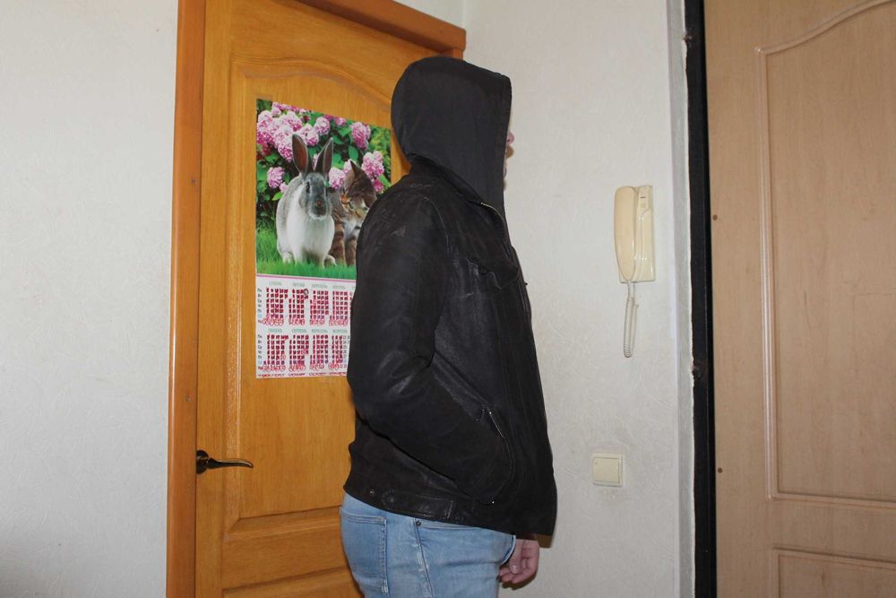 Кожаная мужская куртка бомбер  Angelo Litrico. Размер S.