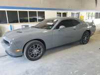Dodge Challenger 3.6 V6 305 KM, 4x4, wersja GT, piękny kolor, małe uszkodzenia!
