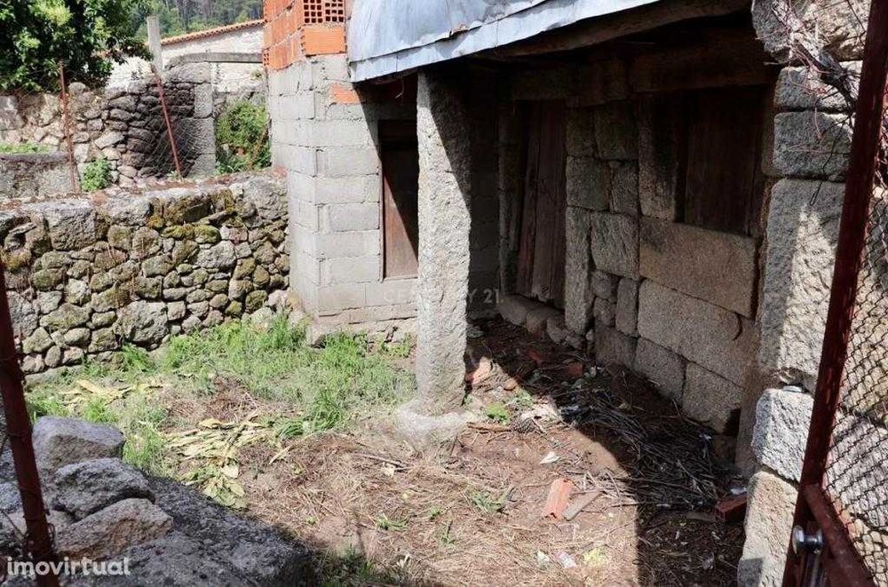 Casa antiga para recuperar