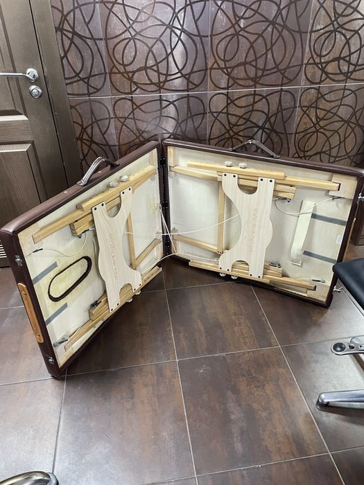 Кушетка стіл масажний