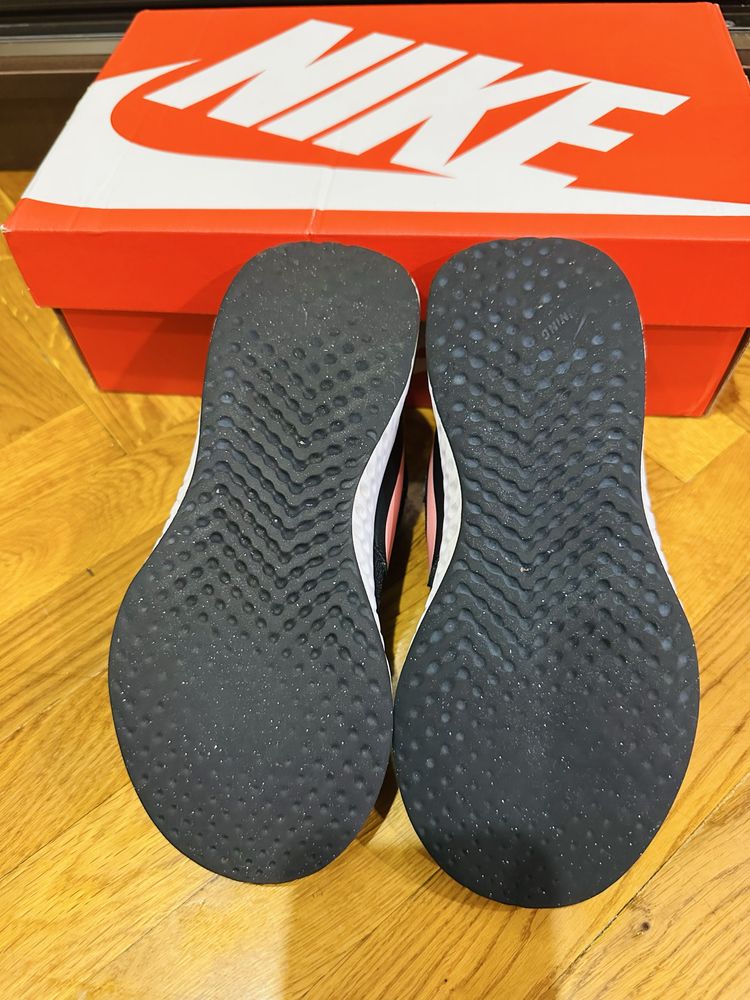 Кроссовки Nike Revolution размер 34