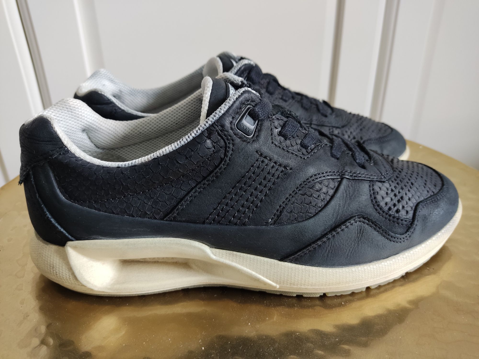 Ecco skórzane sneakersy czarne buty damskie 37