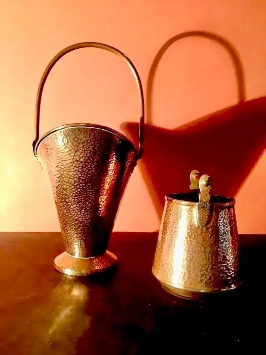 COBRE MARTELADO - 2 peças - 70 anos - 31x17,5x15 cm/s e 14x11 cm/s