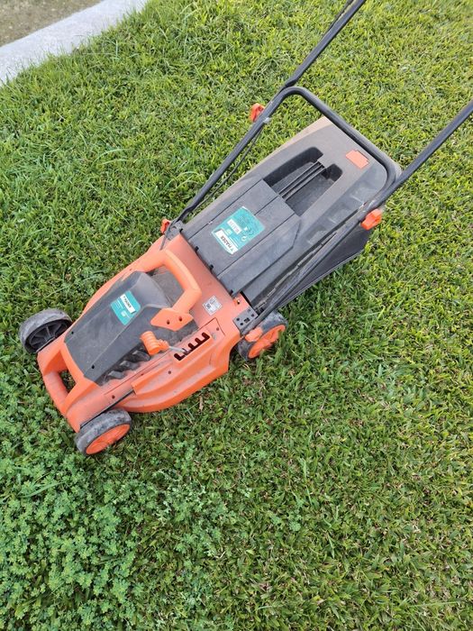 Maquina de cortar relva elétrica