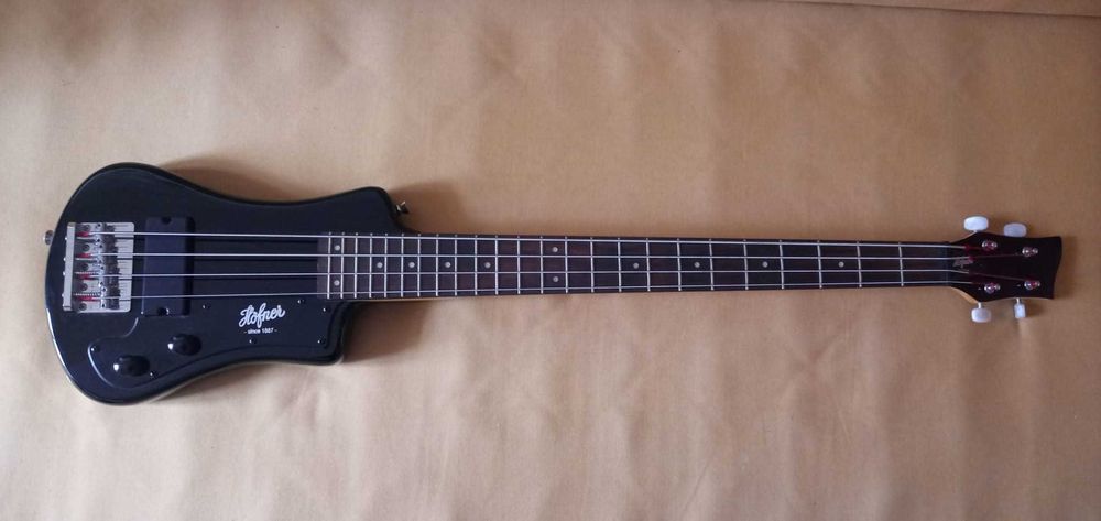 Baixo Höfner Shorty