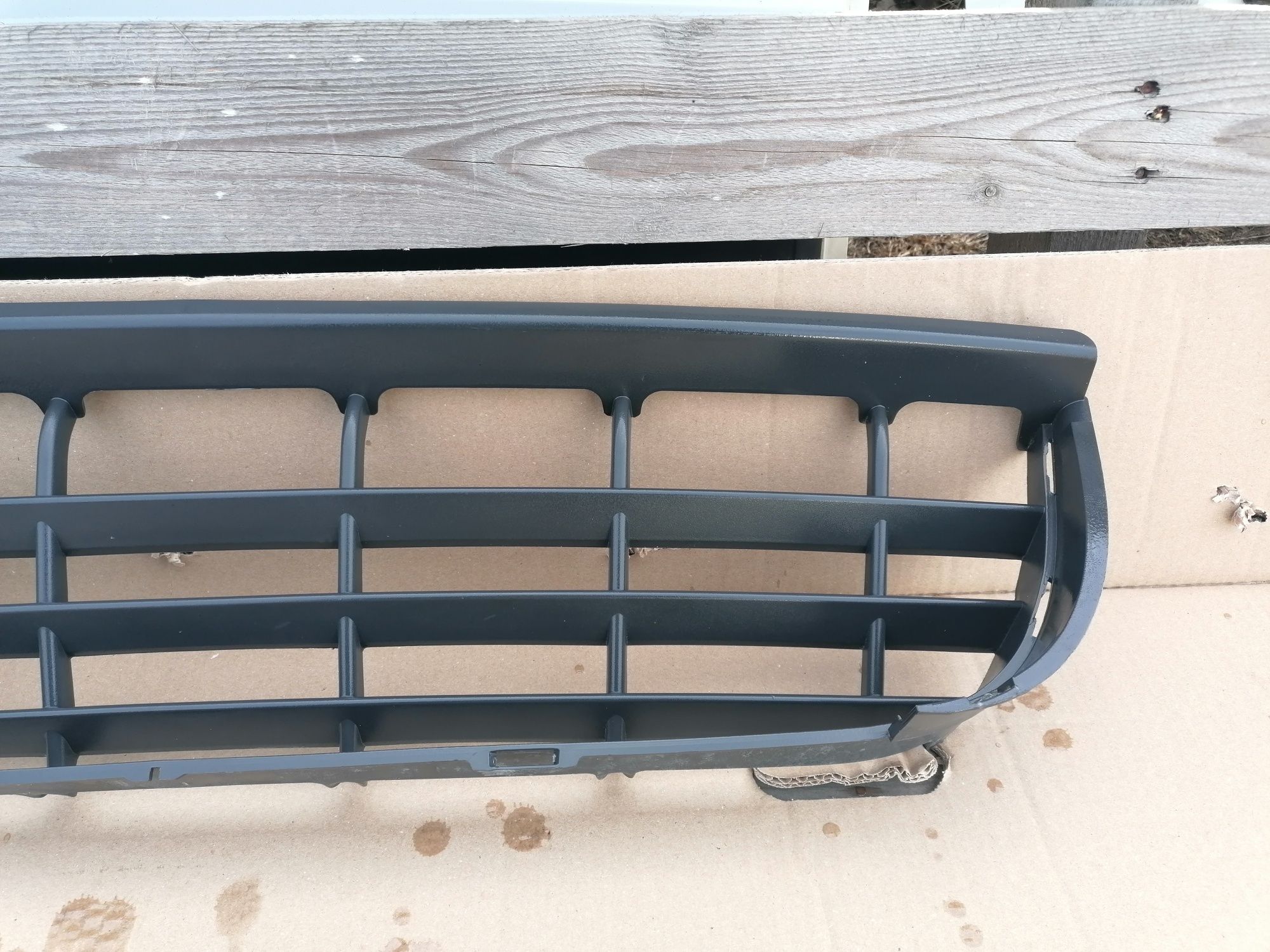 VW Crafter I 06-12 2E 2E0 kratka środkowa zderzaka atrapa grill ORG