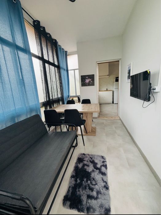 Maia - Quarto espaçoso casal com sala