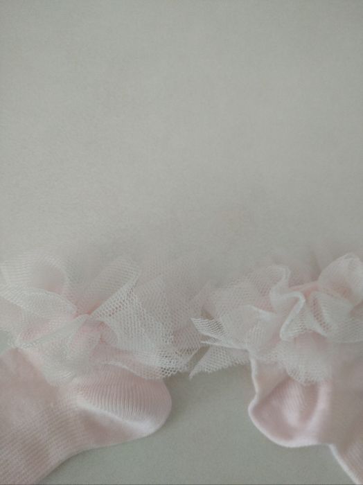 Meias de menina com tule