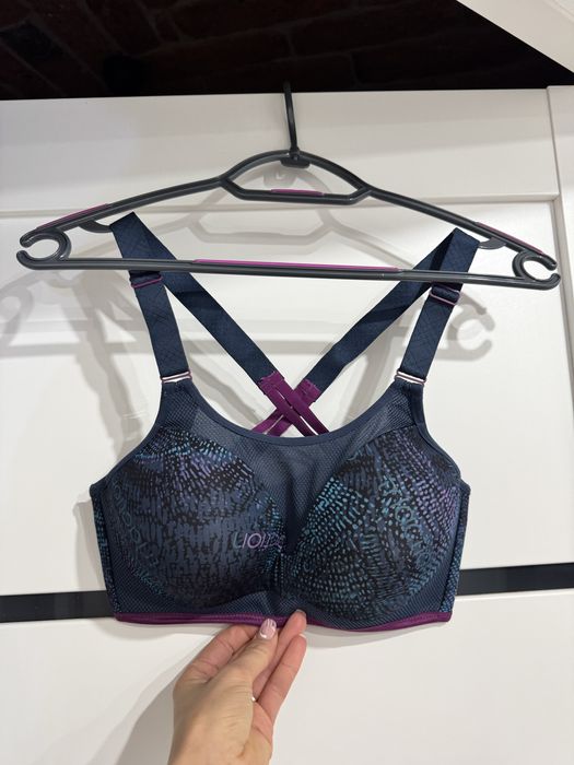 Biustonosz sportowy Triumph 70 D