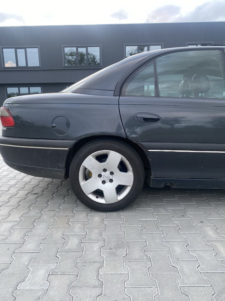 Opel Omega B 2.5 V6
