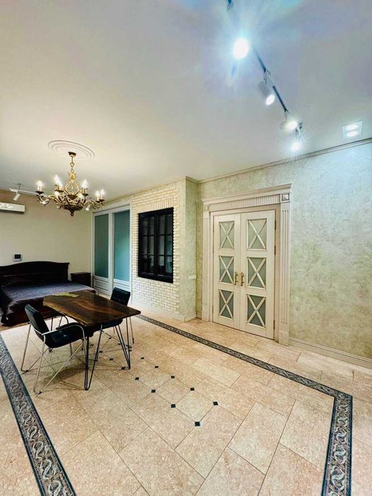 Ярославська, історичний центр, Поділ 2-к. квартира. Оренда