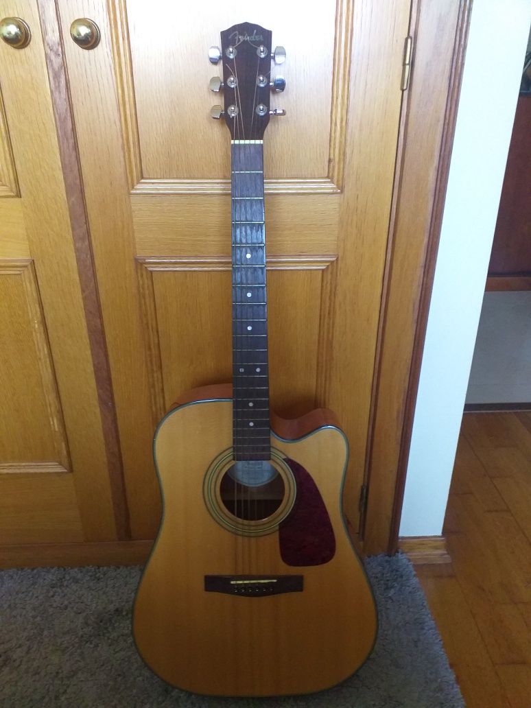 Guitarra Fender DG 20 CE