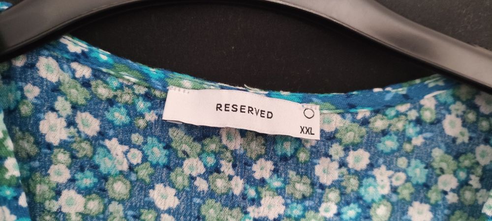 Sukienka w kwiatki niebieska Reserved XL/XXL