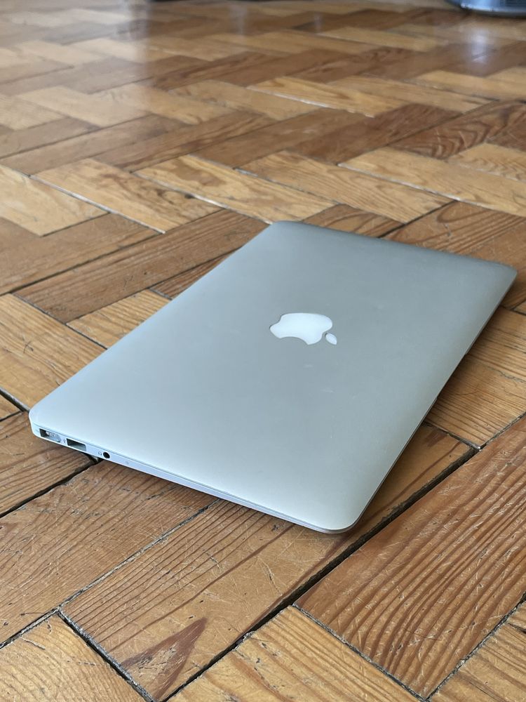 Macbook Air 11” 2011