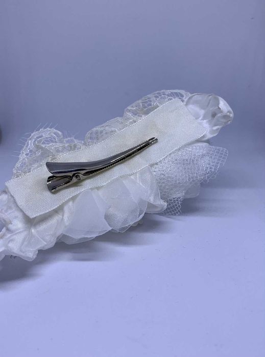 Nowa Spinka Ślubna Ivory Kwiaty - Subtelna Ozdoba do Włosów z Koronką